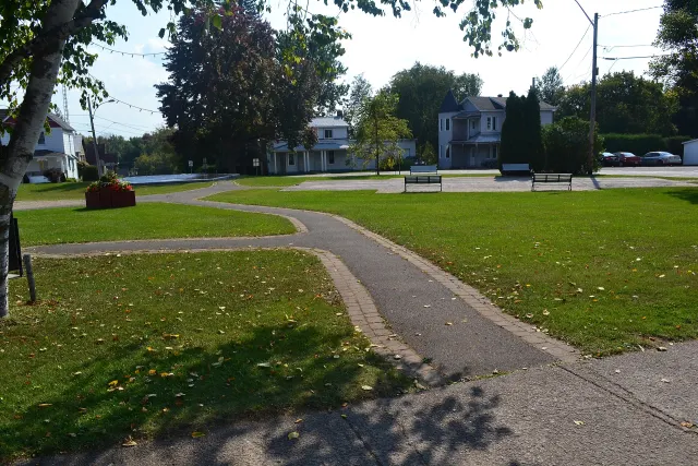 Sentier du parc Henri-Bourassa, site patrimonial au cœur de Papineauville